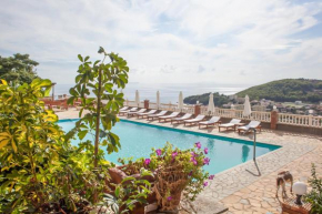 Гостиница Hotel Llazari  Химаре